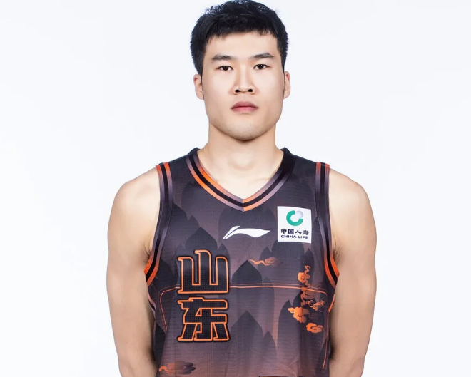 乌法115k欧元买断阿加波夫，结束租借正式加盟