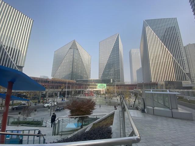 队报：巴黎卖拉莫斯和李刚仁收入破亿，将签阿克利乌舍和迪奥曼德