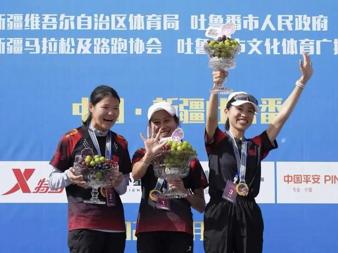 尼克斯球星的双胞胎接管发布会,萌娃抢尽风头