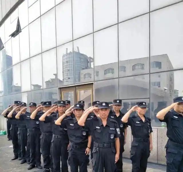 布伦森像科比?刘翔被质疑,步行街热帖看呆
