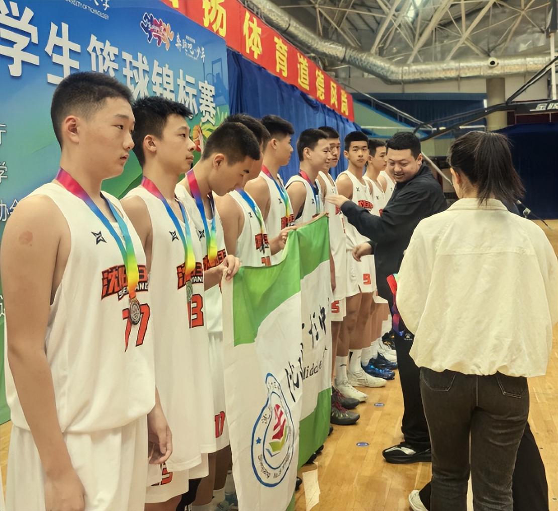 美记：只要詹姆斯确定下家，布朗尼也会被交易或者裁员