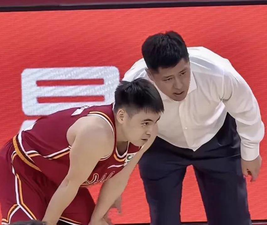 三万一张票,下不去手!尼克斯球迷攻陷圣城