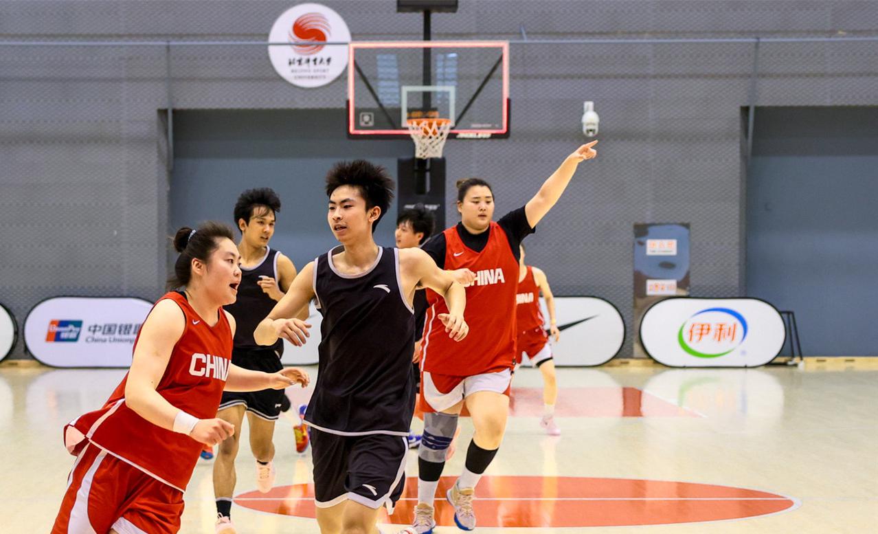 有布伦森就不怕落后!纽约客场再次逆转16分劣势,53年后首夺NBA总冠军!