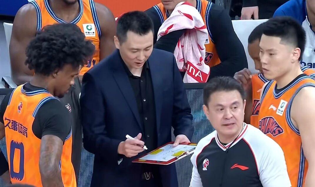 卧槽!詹姆斯跟湖人的矛盾,2021年就发生了...