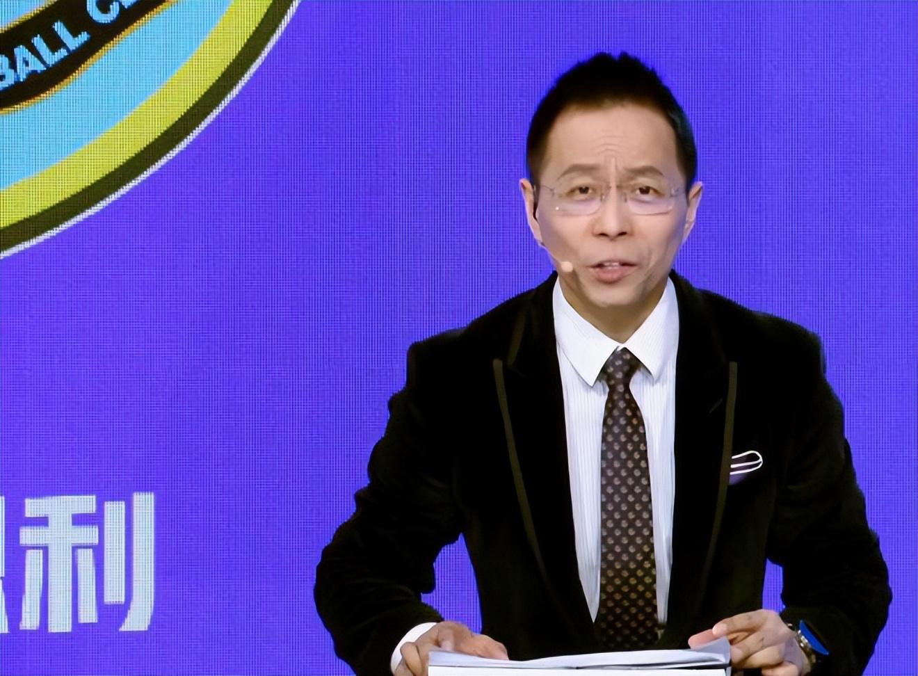 斯普利特离任!都什么时候了,中国球迷怎么还在怪杨瀚森教练?