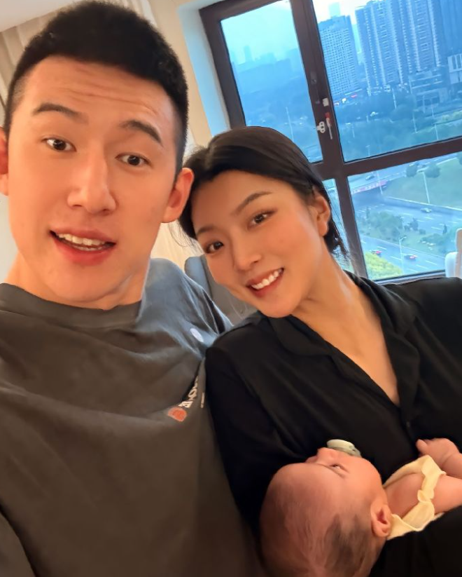 老鹰4年长约签下次轮秀，他确实是拿到了自己想要的合同？