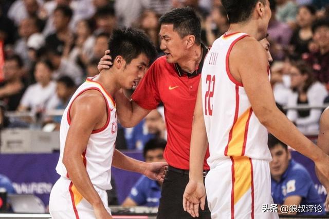 布伦森独扛45分!尼克斯时隔53年再捧NBA总冠军奖杯