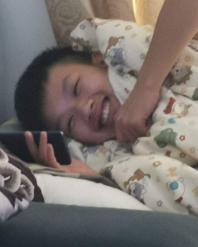 美职篮总决赛4比1淘汰马刺!纽约尼克斯时隔53年再次夺冠!