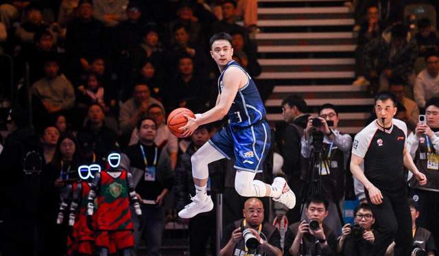 尼克斯迎赛点利好!马刺替补中锋出战成疑,文班亚马要独自扛内线