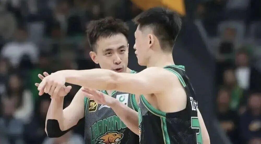 壹号娱乐大合同悬了，首发也没了？火箭13+6前锋迎激烈竞争，难逃替补命运