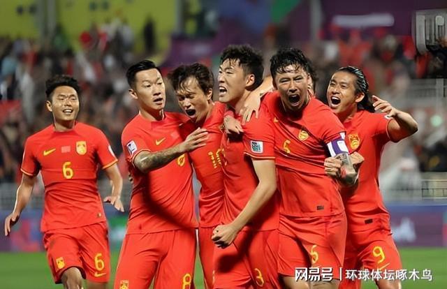 湖人终于开窍!欲3换1引进顶级内线,三巨头成雏形,詹姆斯尴尬