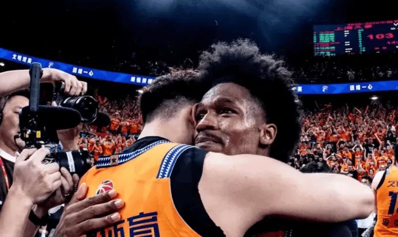 球迷吵翻!乔丹是NBA初代营销大牌,詹姆斯是迭代招牌,真相扎心