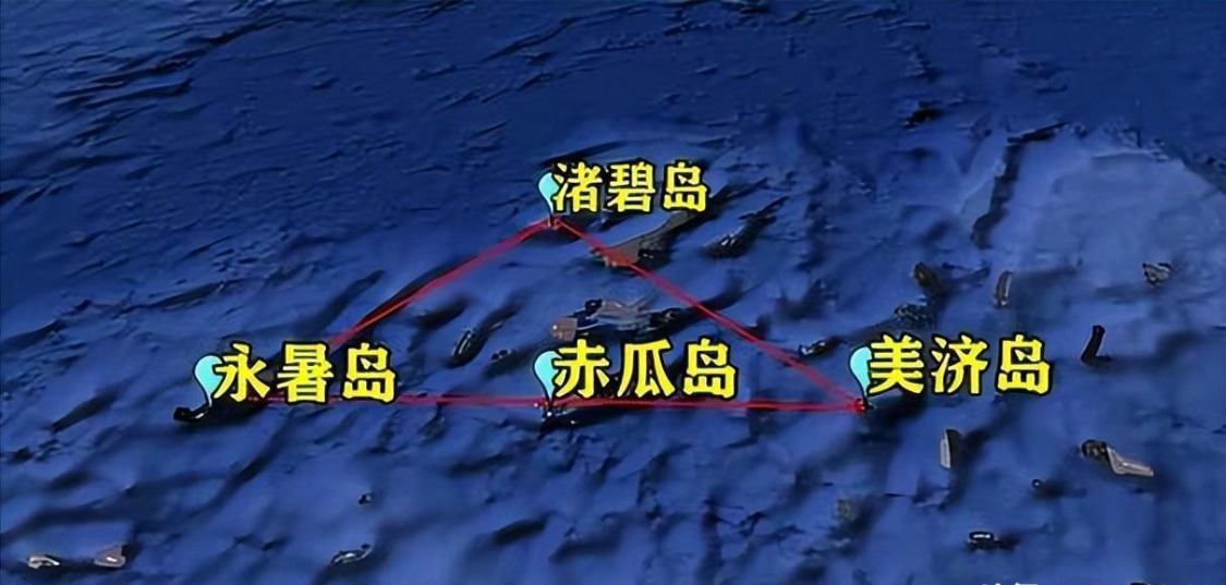 贝尔萨定妆照看向地面引争议，博主：因为他觉得自己不是模特