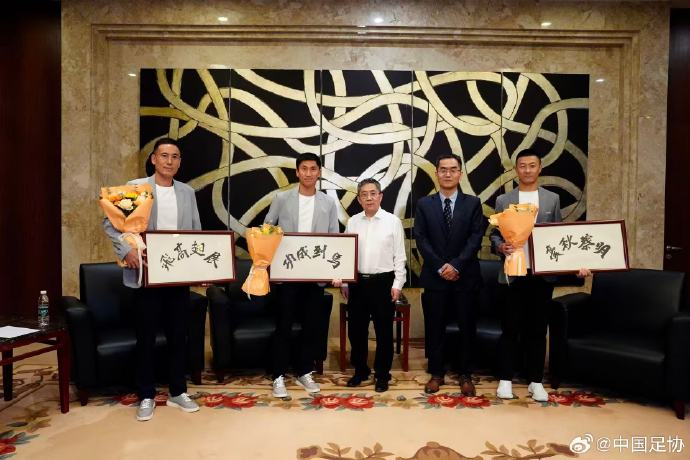 布伦森凭“金色尘埃”特质,让尼克斯距离53年首冠仅差一胜
