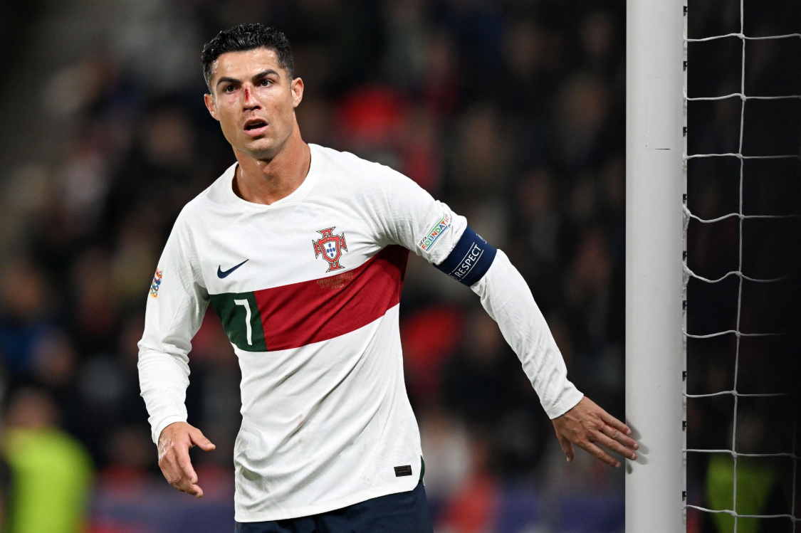力压沙特门将奥韦斯,巴尔韦德当选FIFA全场最佳球员